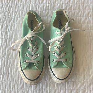 Mint green low rise converse women’s size 6